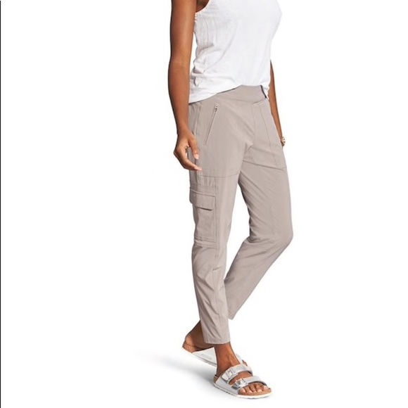 Athleta Pants - Athleta Chelsea Cargo Pants - size 8